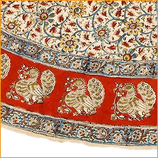 Kalamkari Tischdecke rund, rot mit Pfauen, handbedruckt